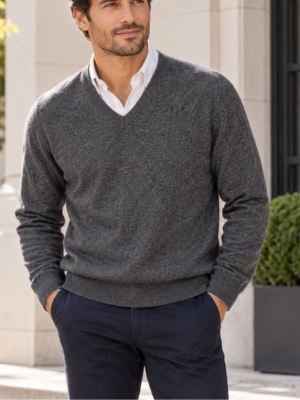 Men’s 100% Fine Cashmere V-Neck Sweater Charcoal Gray Approx Size Large